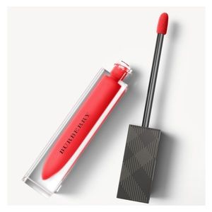 BURBERRY Military Red Liquid Matte Lipstick NWT